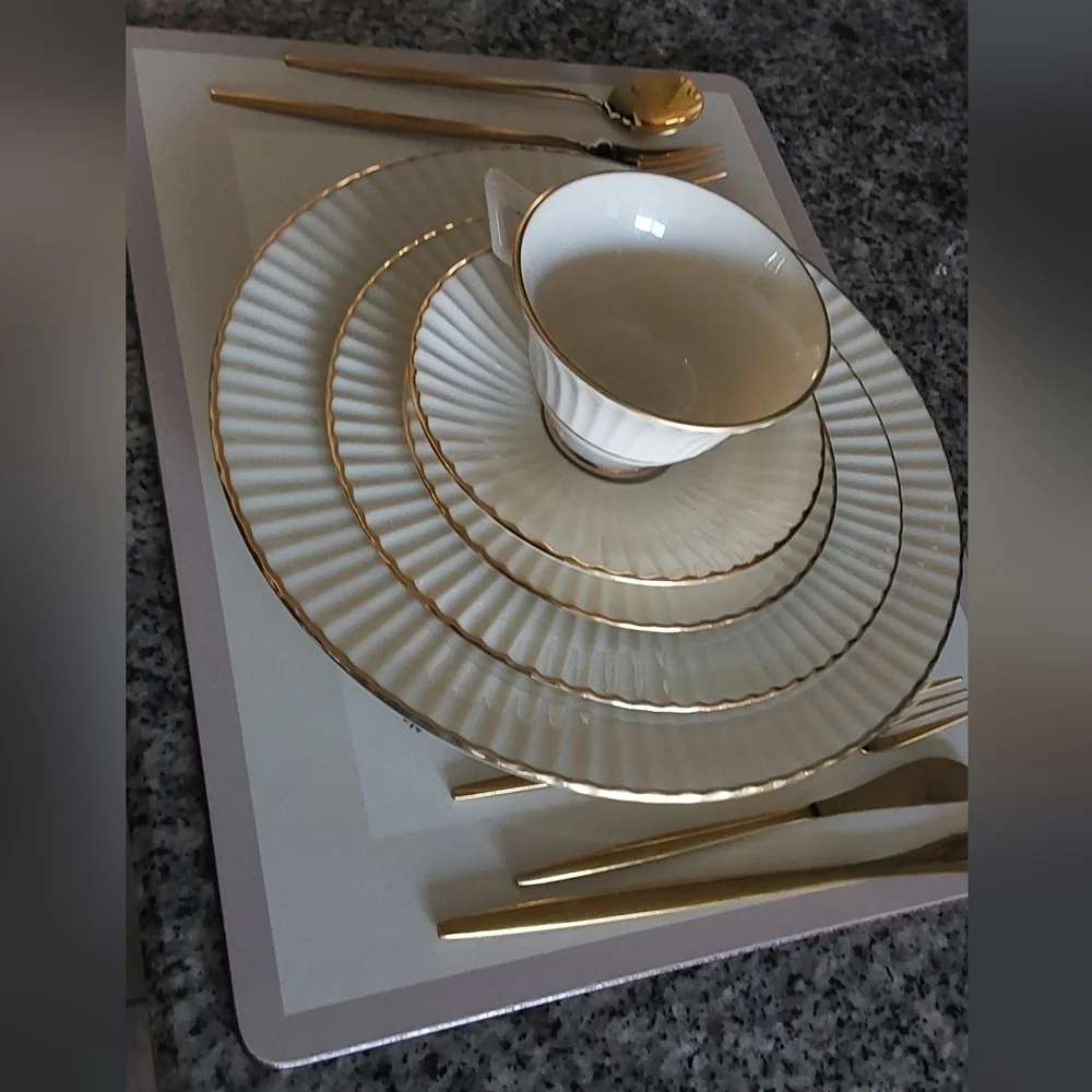 LENOX CITATION GOLD 5‎ PIECES VINTAGE DINNER .